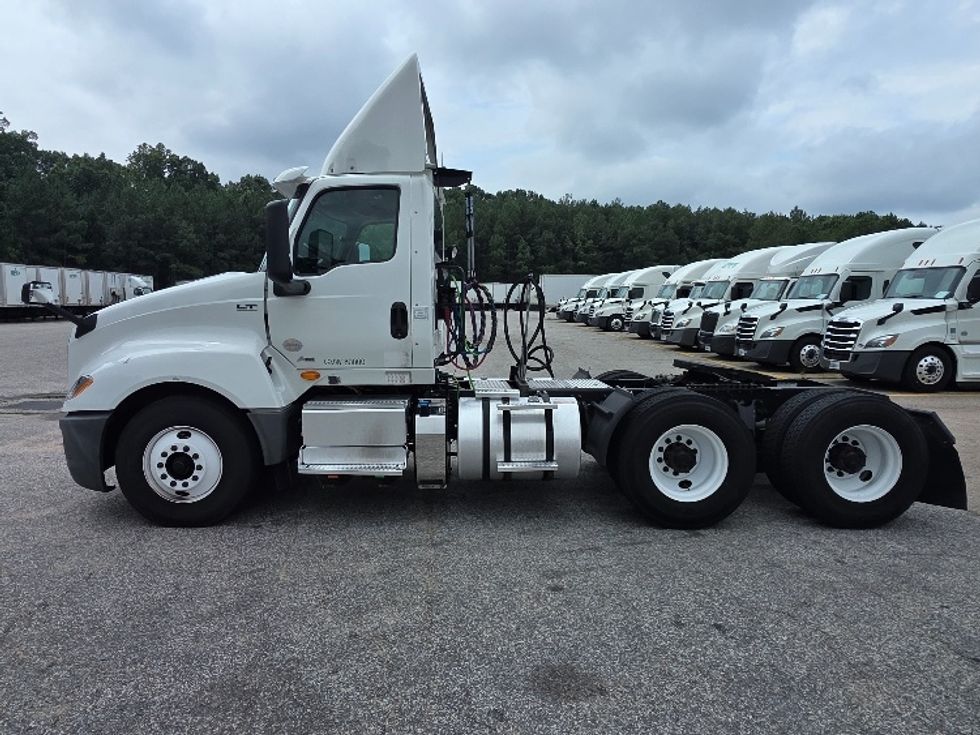 Day Cab Tractor-Heavy Duty Tractors-International-2019-LT625-Prince George-VA-187,439\n\t\tmiles-$ 26,750 - Image 4