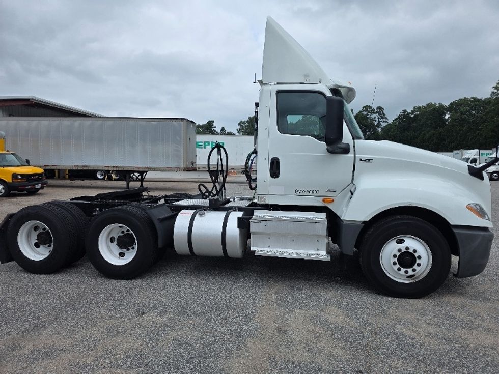 Day Cab Tractor-Heavy Duty Tractors-International-2019-LT625-Prince George-VA-187,439\n\t\tmiles-$ 26,750 - Image 8