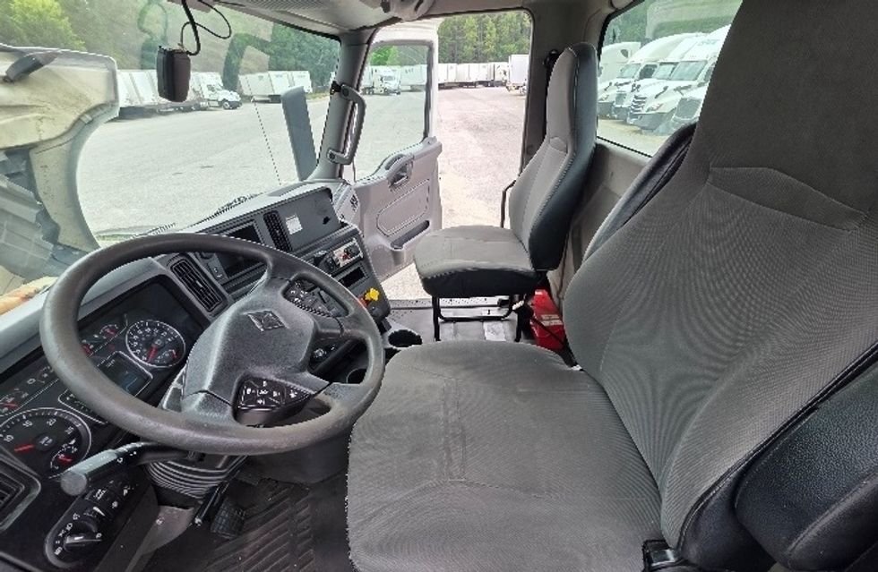 Day Cab Tractor-Heavy Duty Tractors-International-2019-LT625-Prince George-VA-187,439\n\t\tmiles-$ 26,750 - Image 9