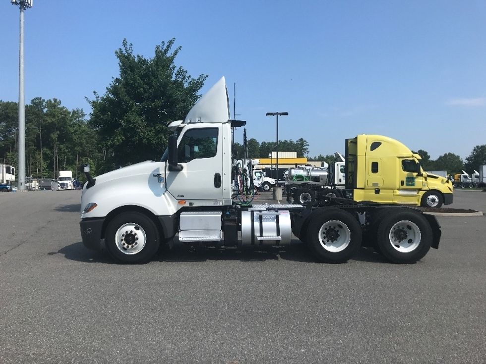 Day Cab Tractor-Heavy Duty Tractors-International-2019-LT625-Prince George-VA-190,044\n\t\tmiles-$ 30,250 - Image 4