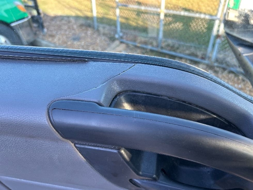 Day Cab Tractor-Heavy Duty Tractors-International-2019-LT625-Prince George-VA-215,056\n\t\tmiles-$ 26,750 - Image 17