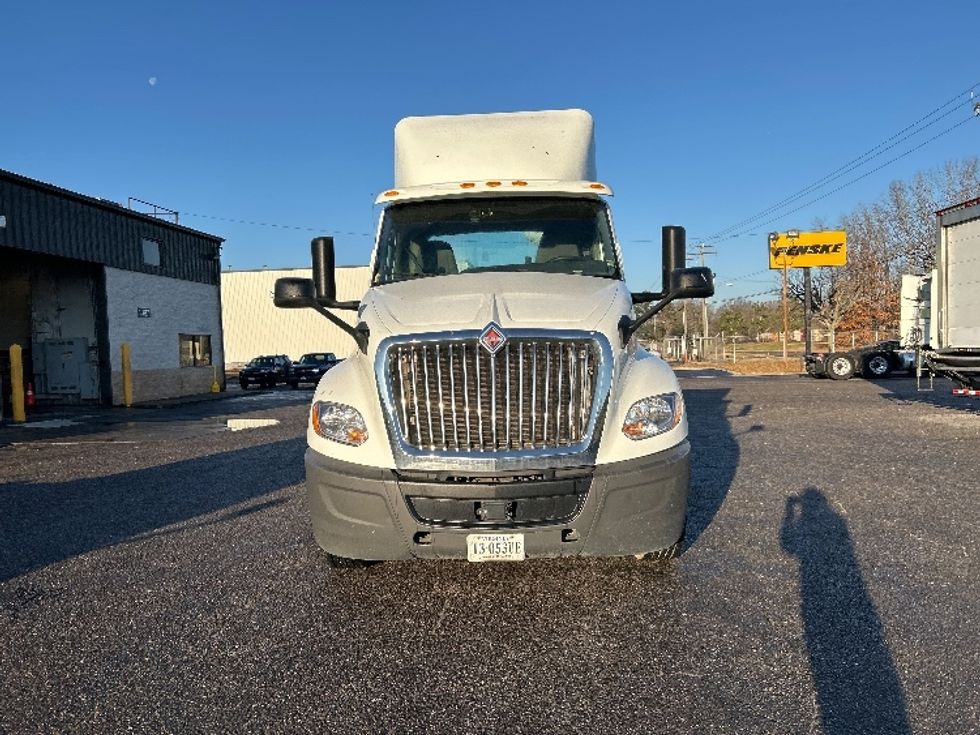 Day Cab Tractor-Heavy Duty Tractors-International-2019-LT625-Prince George-VA-215,056\n\t\tmiles-$ 26,750 - Image 2