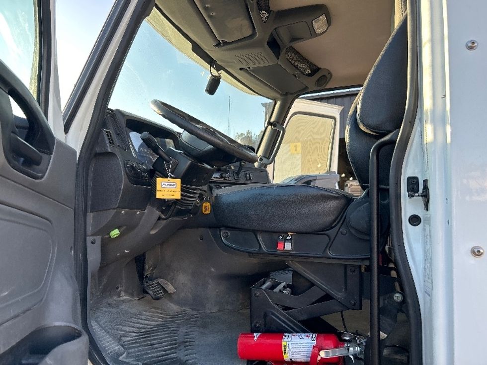 Day Cab Tractor-Heavy Duty Tractors-International-2019-LT625-Prince George-VA-215,056\n\t\tmiles-$ 26,750 - Image 9