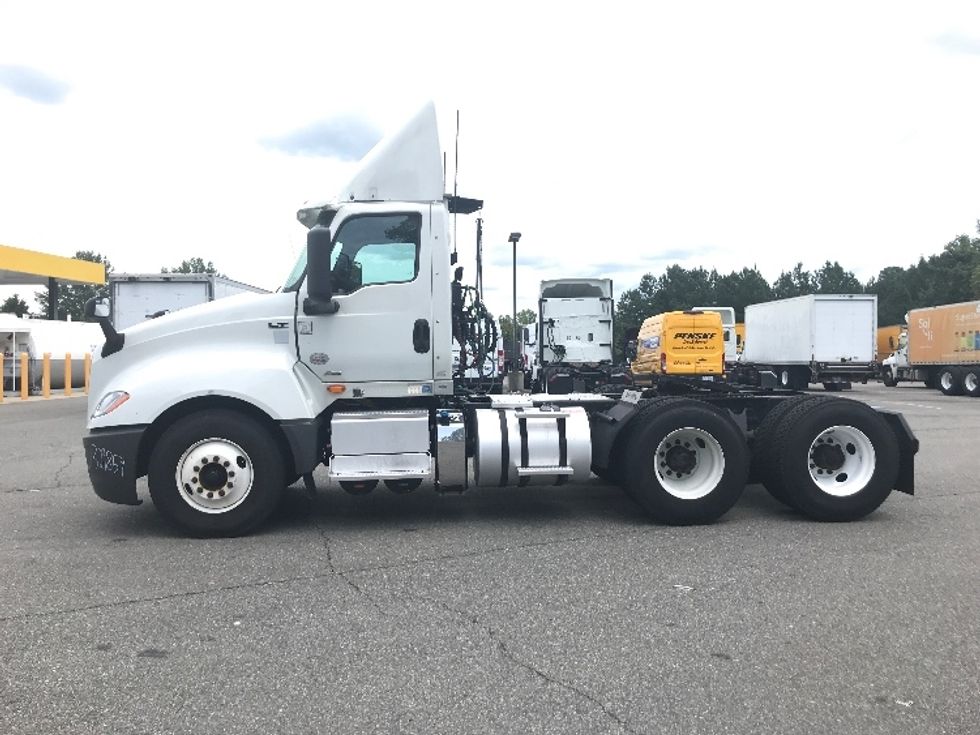 2019 International LT625 LT photo 4