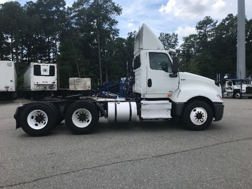 Day Cab Tractor-Heavy Duty Tractors-International-2019-LT625-Prince George-VA-215,786\n\t\tmiles-$ 33,250 - Image 8
