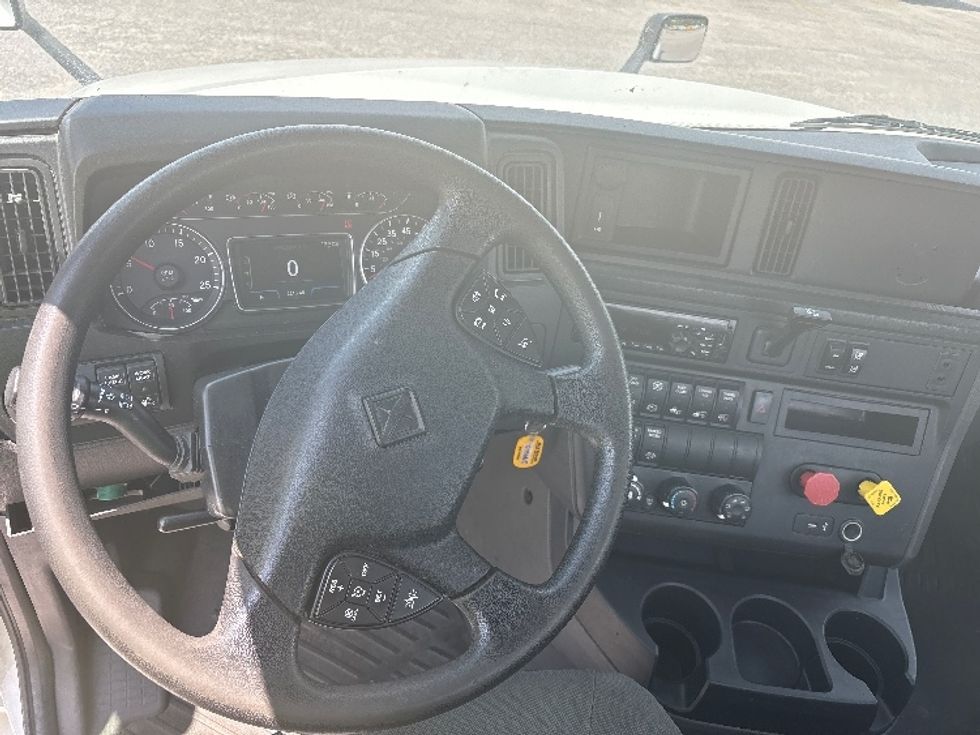 Day Cab Tractor-Heavy Duty Tractors-International-2019-LT625-Prince George-VA-221,752\n\t\tmiles-$ 30,250 - Image 10