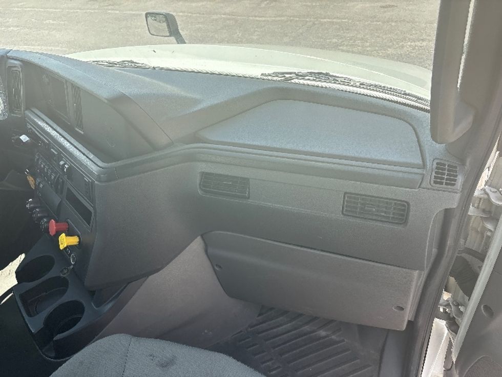 Day Cab Tractor-Heavy Duty Tractors-International-2019-LT625-Prince George-VA-221,752\n\t\tmiles-$ 30,250 - Image 13