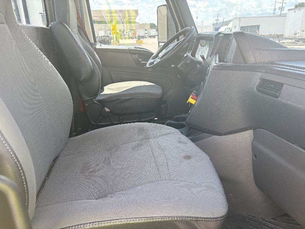 Day Cab Tractor-Heavy Duty Tractors-International-2019-LT625-Prince George-VA-221,752\n\t\tmiles-$ 30,250 - Image 14