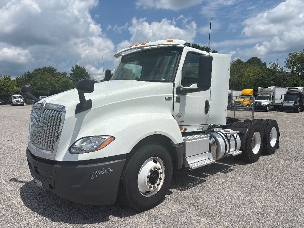 Day Cab Tractor-Heavy Duty Tractors-International-2019-LT625-Prince George-VA-221,752\n\t\tmiles-$ 30,250 - Image 3