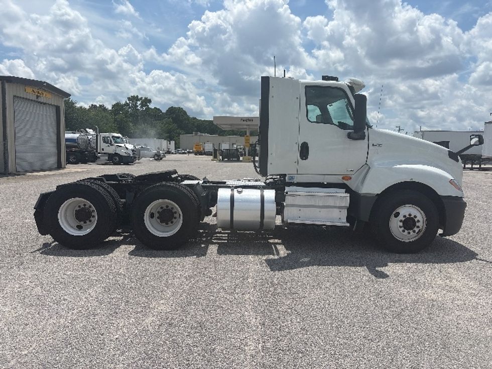 Day Cab Tractor-Heavy Duty Tractors-International-2019-LT625-Prince George-VA-221,752\n\t\tmiles-$ 30,250 - Image 8
