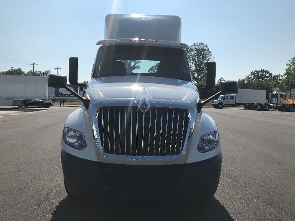 Day Cab Tractor-Heavy Duty Tractors-International-2019-LT625-Prince George-VA-227,684\n\t\tmiles-$ 30,250 - Image 2