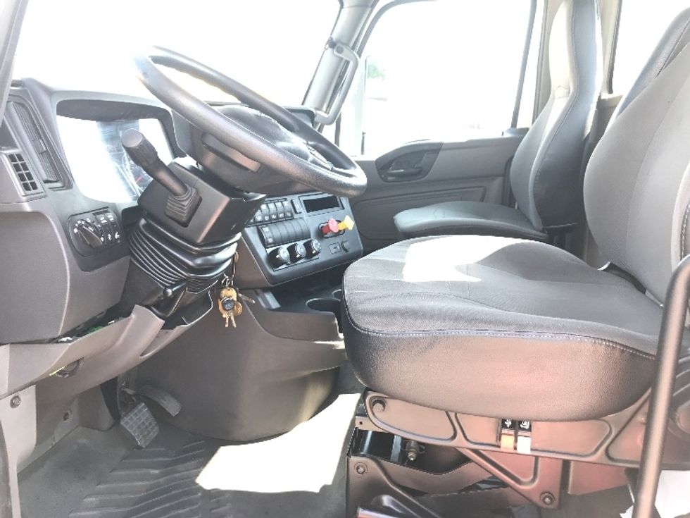 Day Cab Tractor-Heavy Duty Tractors-International-2019-LT625-Prince George-VA-259,952\n\t\tmiles-$ 30,250 - Image 10