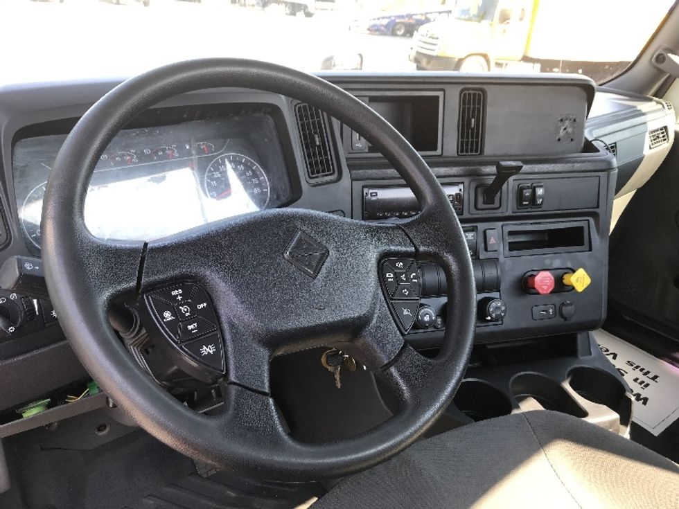 Day Cab Tractor-Heavy Duty Tractors-International-2019-LT625-Prince George-VA-259,952\n\t\tmiles-$ 30,250 - Image 11