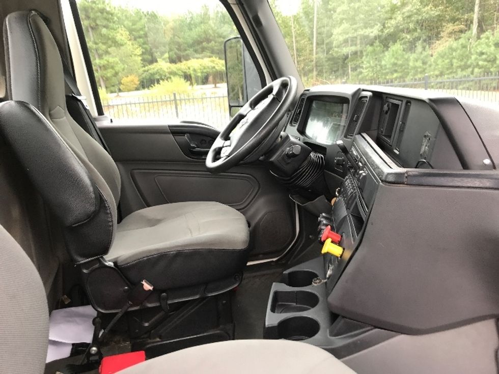 Day Cab Tractor-Heavy Duty Tractors-International-2019-LT625-Prince George-VA-259,952\n\t\tmiles-$ 30,250 - Image 14