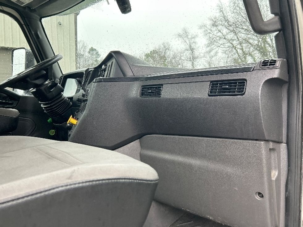 Day Cab Tractor-Heavy Duty Tractors-International-2019-LT625-Prince George-VA-267,085\n\t\tmiles-$ 25,750 - Image 12