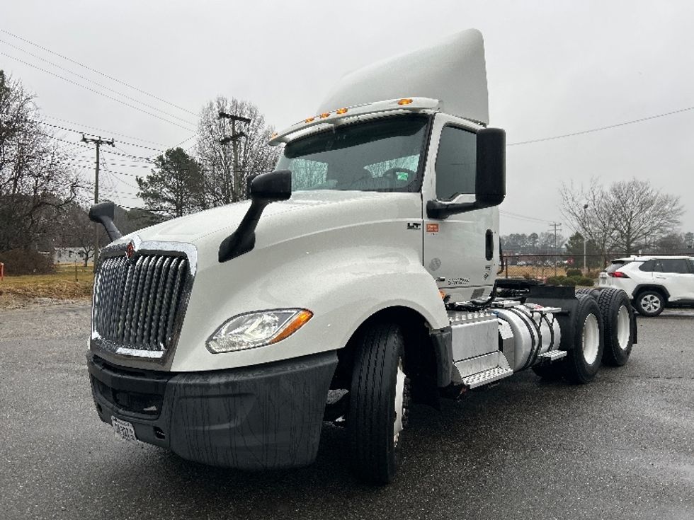 Day Cab Tractor-Heavy Duty Tractors-International-2019-LT625-Prince George-VA-267,085\n\t\tmiles-$ 25,750 - Image 3