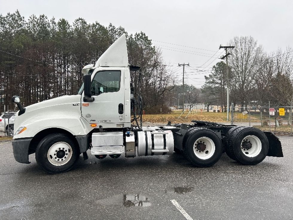 Day Cab Tractor-Heavy Duty Tractors-International-2019-LT625-Prince George-VA-267,085\n\t\tmiles-$ 25,750 - Image 4