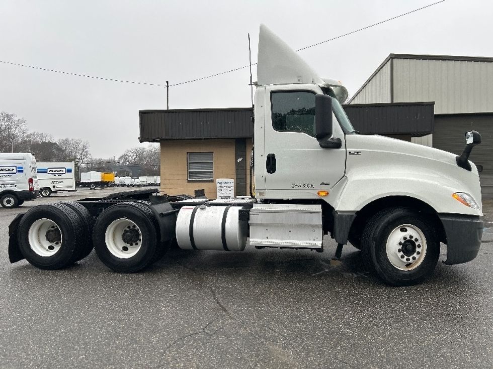Day Cab Tractor-Heavy Duty Tractors-International-2019-LT625-Prince George-VA-267,085\n\t\tmiles-$ 25,750 - Image 8