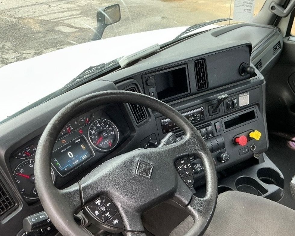 Day Cab Tractor-Heavy Duty Tractors-International-2019-LT625-Prince George-VA-273,788\n\t\tmiles-$ 30,250 - Image 10