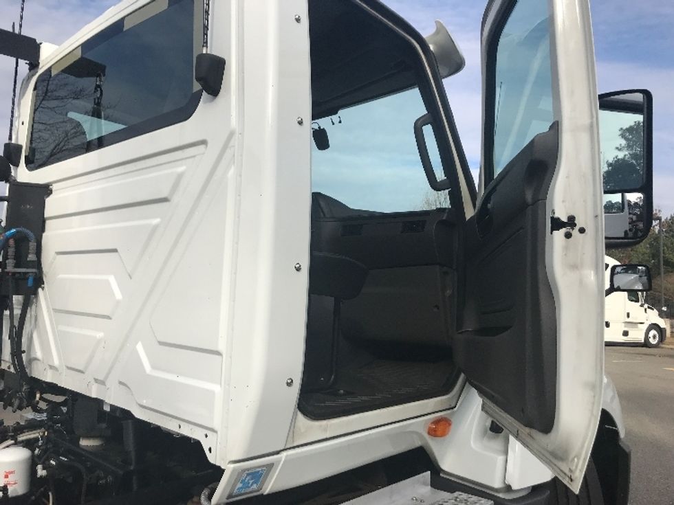 Day Cab Tractor-Heavy Duty Tractors-International-2019-LT625-Prince George-VA-287,163\n\t\tmiles-$ 30,250 - Image 11