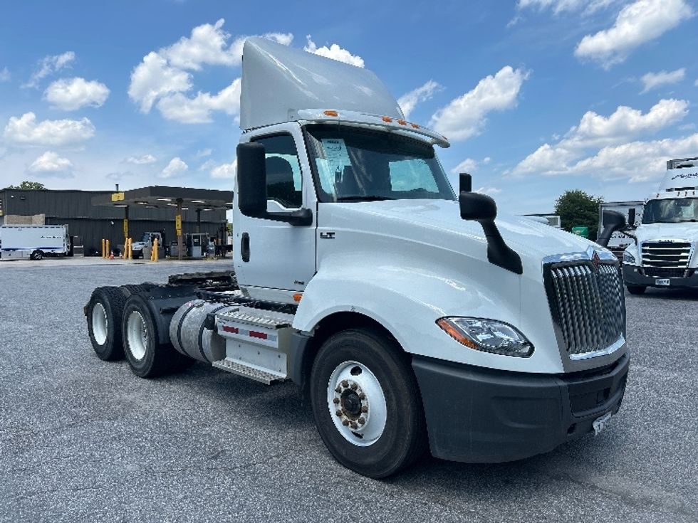 Day Cab Tractor-Heavy Duty Tractors-International-2019-LT625-Prince George-VA-295,002\n\t\tmiles-$ 24,750 - Image 1