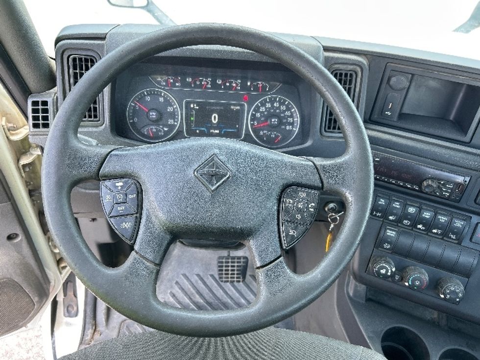 Day Cab Tractor-Heavy Duty Tractors-International-2019-LT625-Prince George-VA-295,002\n\t\tmiles-$ 24,750 - Image 11