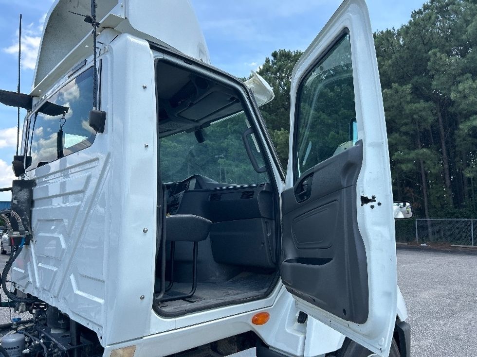 Day Cab Tractor-Heavy Duty Tractors-International-2019-LT625-Prince George-VA-295,002\n\t\tmiles-$ 24,750 - Image 12