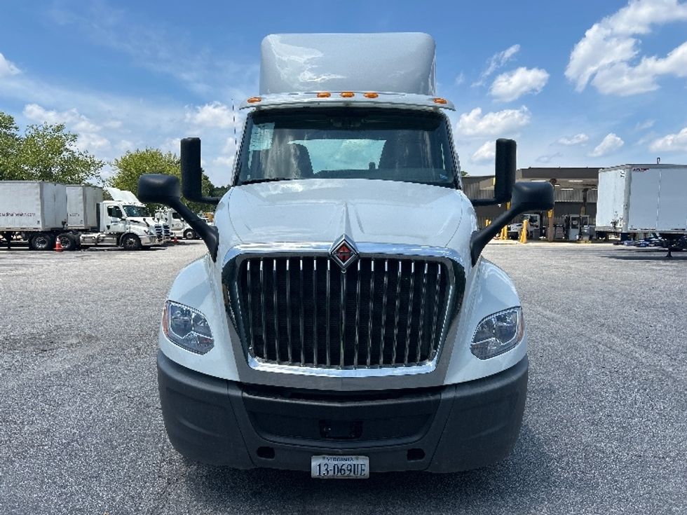 Day Cab Tractor-Heavy Duty Tractors-International-2019-LT625-Prince George-VA-295,002\n\t\tmiles-$ 24,750 - Image 2