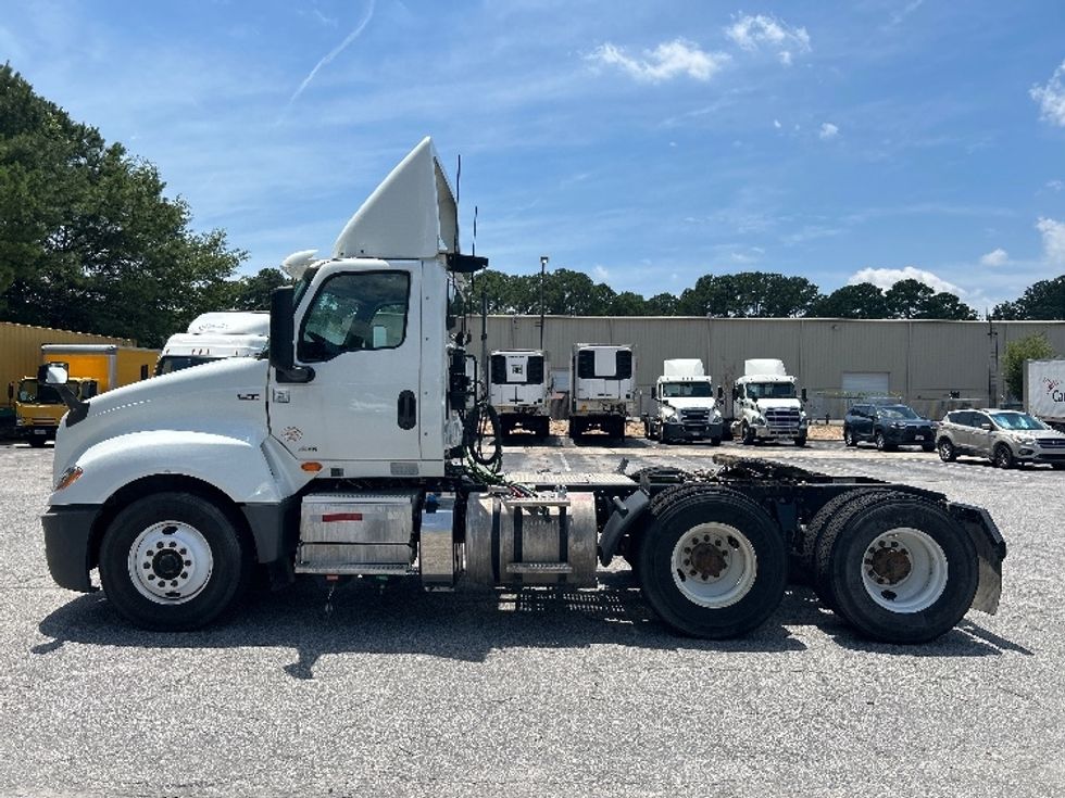 Day Cab Tractor-Heavy Duty Tractors-International-2019-LT625-Prince George-VA-295,002\n\t\tmiles-$ 24,750 - Image 4