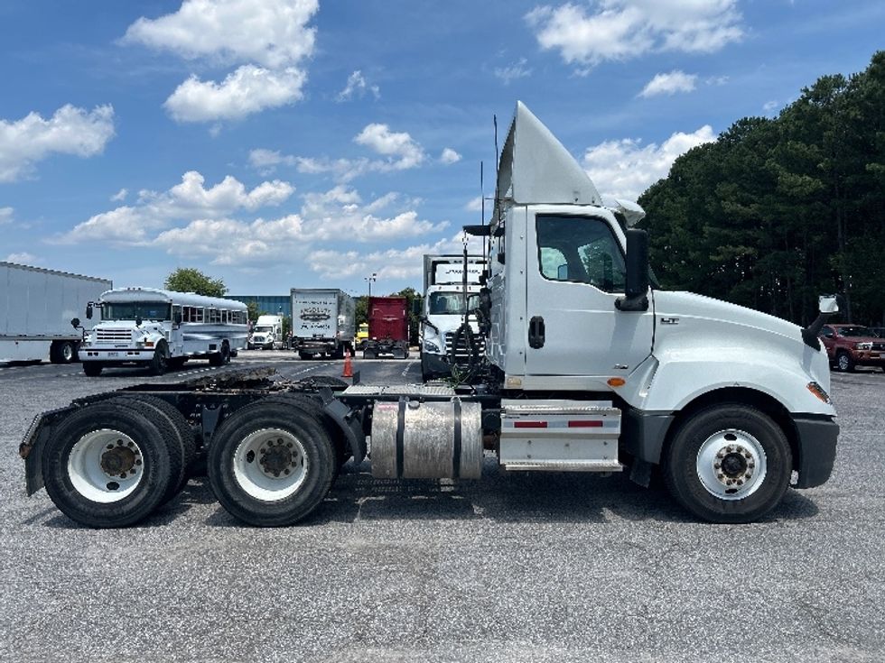 Day Cab Tractor-Heavy Duty Tractors-International-2019-LT625-Prince George-VA-295,002\n\t\tmiles-$ 24,750 - Image 8
