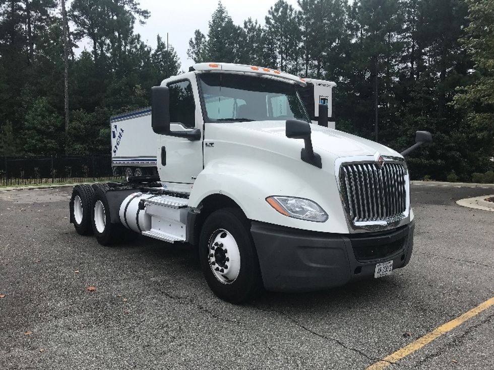 Day Cab Tractor-Heavy Duty Tractors-International-2019-LT625-Prince George-VA-301,983\n\t\tmiles-$ 31,500 - Image 1