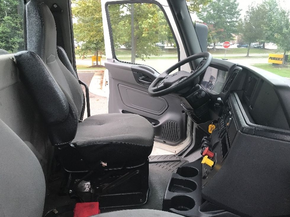 Day Cab Tractor-Heavy Duty Tractors-International-2019-LT625-Prince George-VA-301,983\n\t\tmiles-$ 31,500 - Image 15
