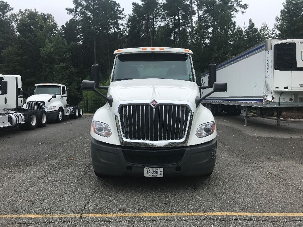 Day Cab Tractor-Heavy Duty Tractors-International-2019-LT625-Prince George-VA-301,983\n\t\tmiles-$ 31,500 - Image 2