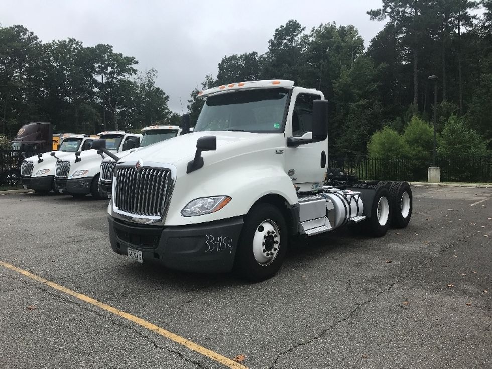 Day Cab Tractor-Heavy Duty Tractors-International-2019-LT625-Prince George-VA-301,983\n\t\tmiles-$ 31,500 - Image 3