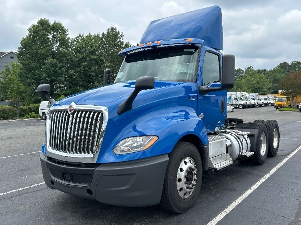 Day Cab Tractor-Heavy Duty Tractors-International-2019-LT625-Prince George-VA-305,186\n\t\tmiles-$ 26,750 - Image 3