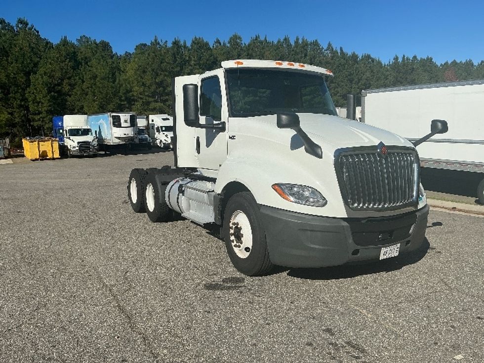 Day Cab Tractor-Heavy Duty Tractors-International-2019-LT625-Prince George-VA-318,428\n\t\tmiles-$ 29,000 - Image 1