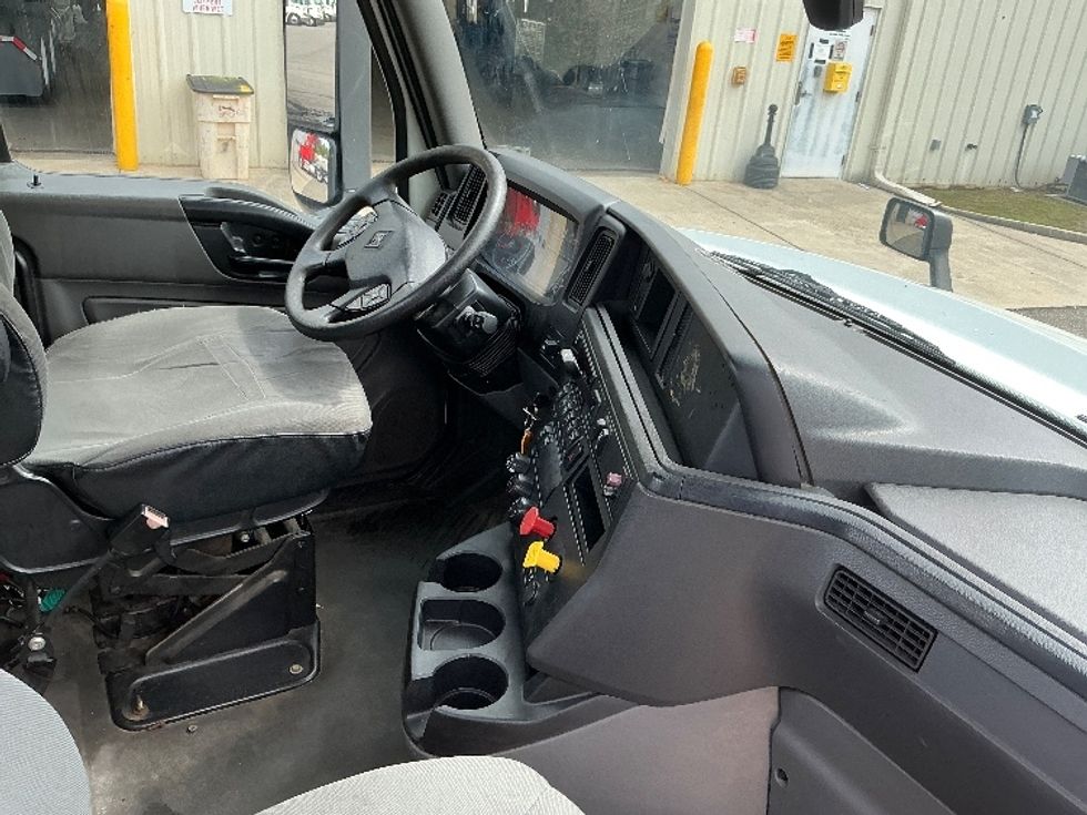 Day Cab Tractor-Heavy Duty Tractors-International-2019-LT625-Prince George-VA-318,428\n\t\tmiles-$ 29,000 - Image 14