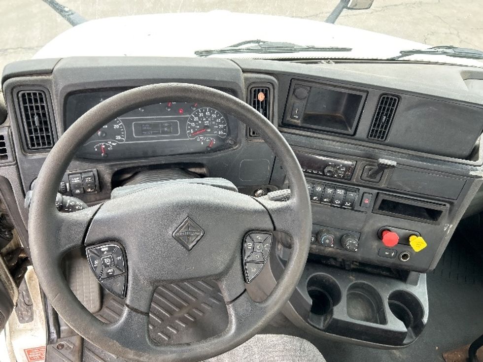 Day Cab Tractor-Heavy Duty Tractors-International-2019-LT625-Rochester-NY-198,656\n\t\tmiles-$ 33,250 - Image 11