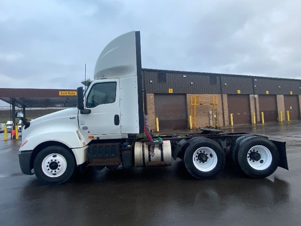 Day Cab Tractor-Heavy Duty Tractors-International-2019-LT625-Rochester-NY-198,656\n\t\tmiles-$ 33,250 - Image 4