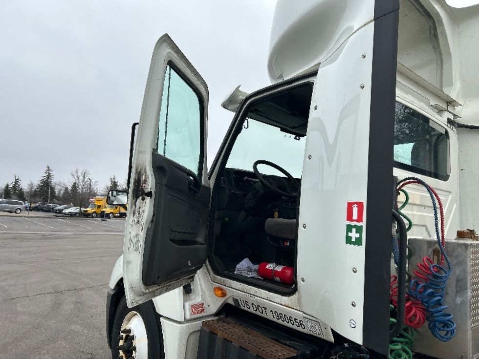 Day Cab Tractor-Heavy Duty Tractors-International-2019-LT625-Rochester-NY-198,656\n\t\tmiles-$ 33,250 - Image 9