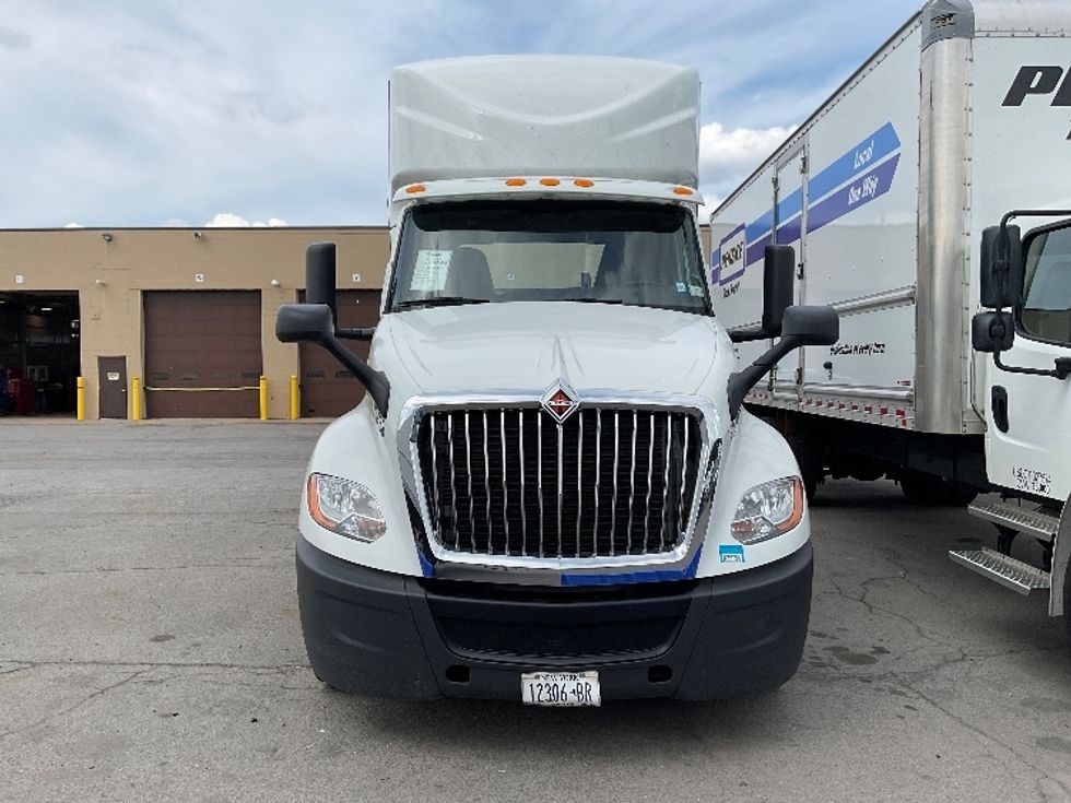 Day Cab Tractor-Heavy Duty Tractors-International-2019-LT625-Rochester-NY-238,135\n\t\tmiles-$ 57,250 - Image 2