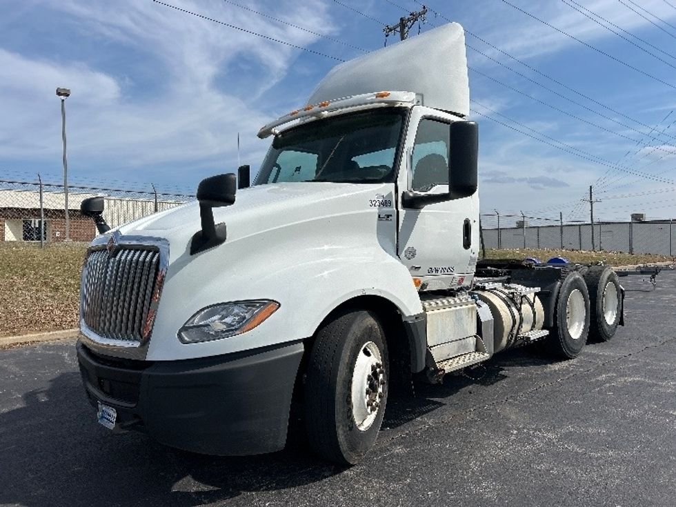 Day Cab Tractor-Heavy Duty Tractors-International-2019-LT625-Salem-VA-414,003\n\t\tmiles-$ 23,750 - Image 1