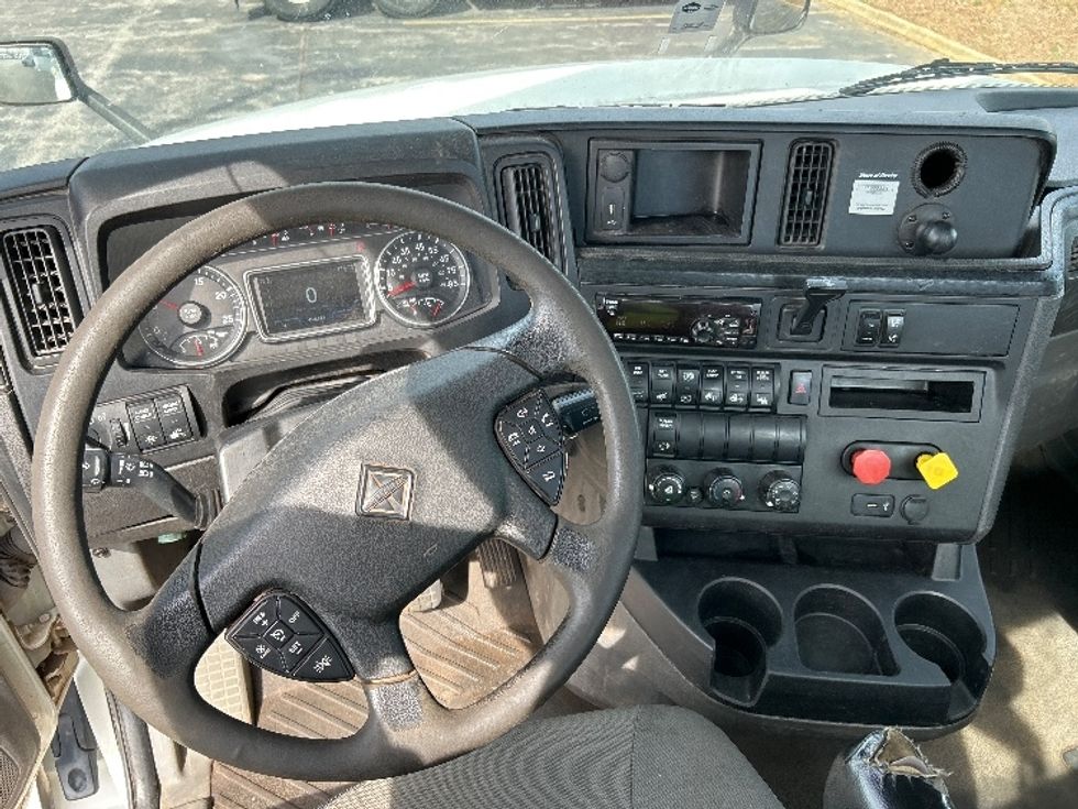 Day Cab Tractor-Heavy Duty Tractors-International-2019-LT625-Salem-VA-414,003\n\t\tmiles-$ 23,750 - Image 10