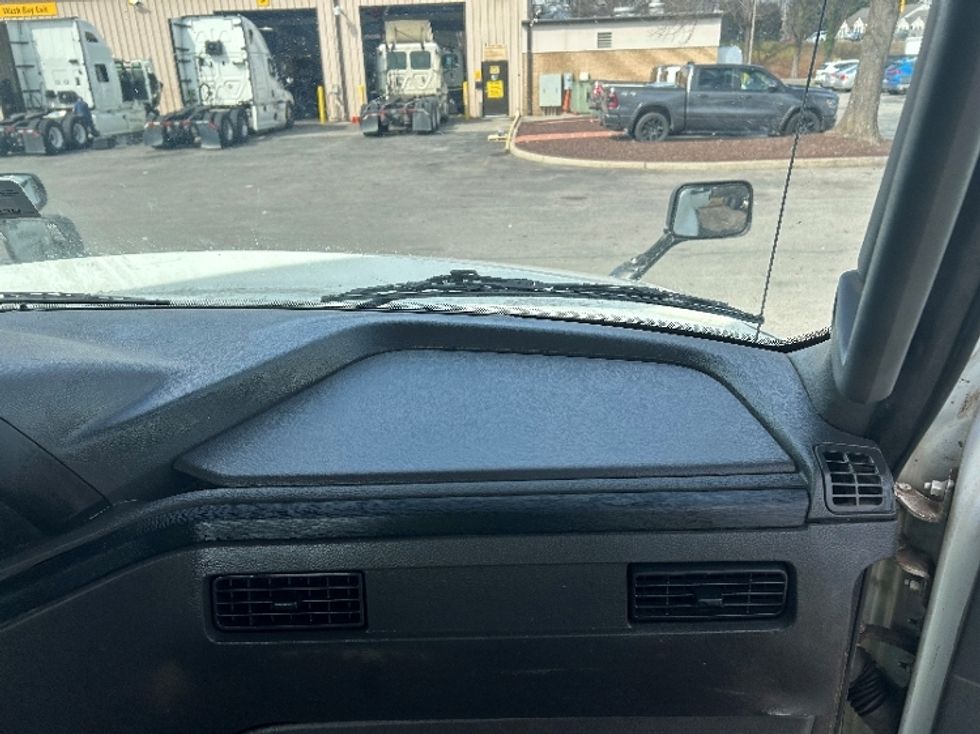 Day Cab Tractor-Heavy Duty Tractors-International-2019-LT625-Salem-VA-414,003\n\t\tmiles-$ 23,750 - Image 12