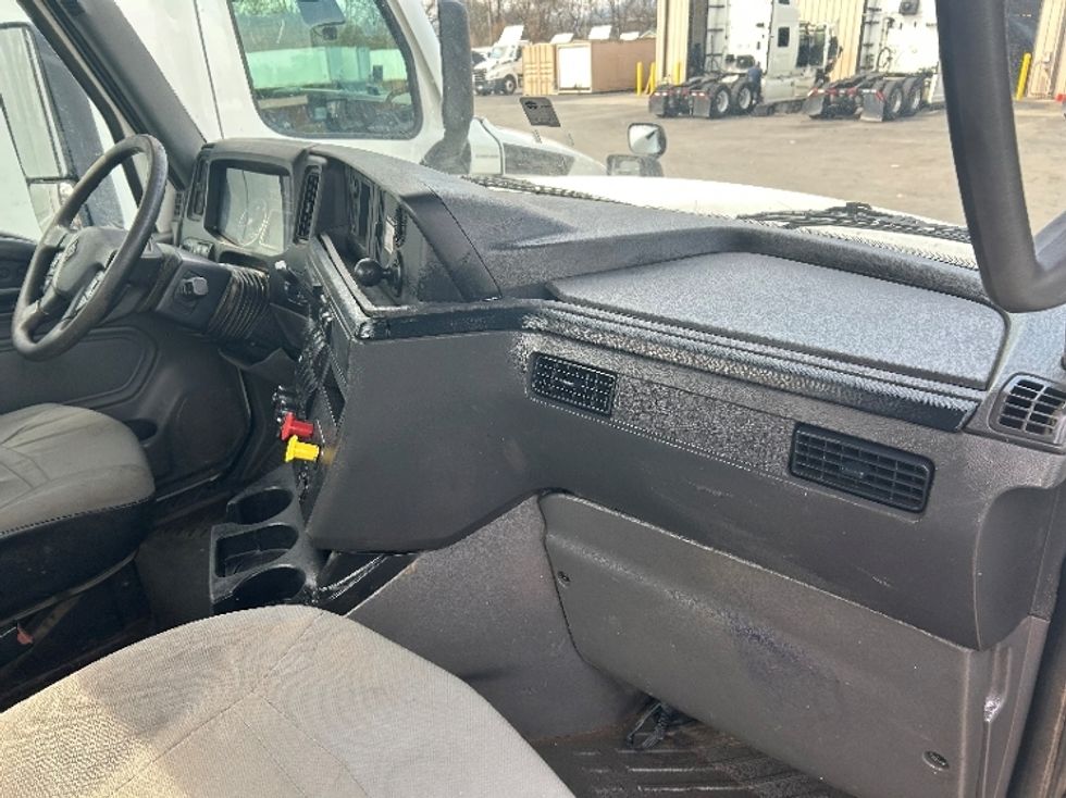 Day Cab Tractor-Heavy Duty Tractors-International-2019-LT625-Salem-VA-414,003\n\t\tmiles-$ 23,750 - Image 13