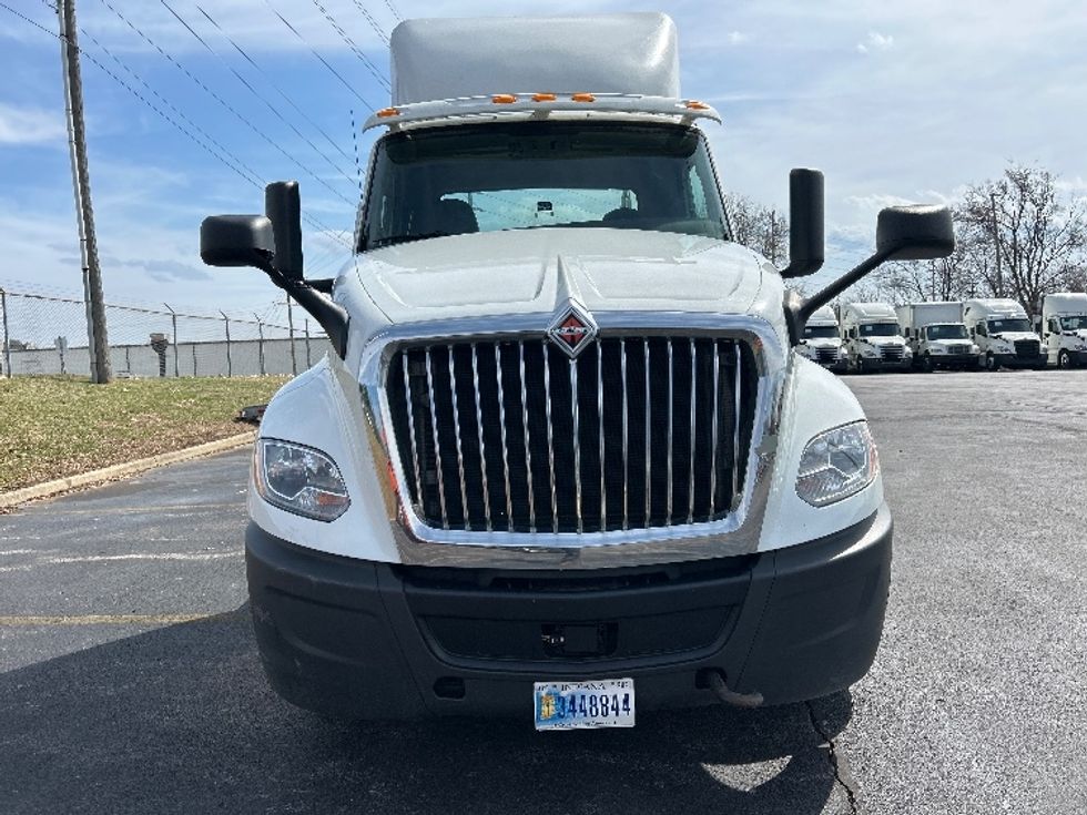 Day Cab Tractor-Heavy Duty Tractors-International-2019-LT625-Salem-VA-414,003\n\t\tmiles-$ 23,750 - Image 2