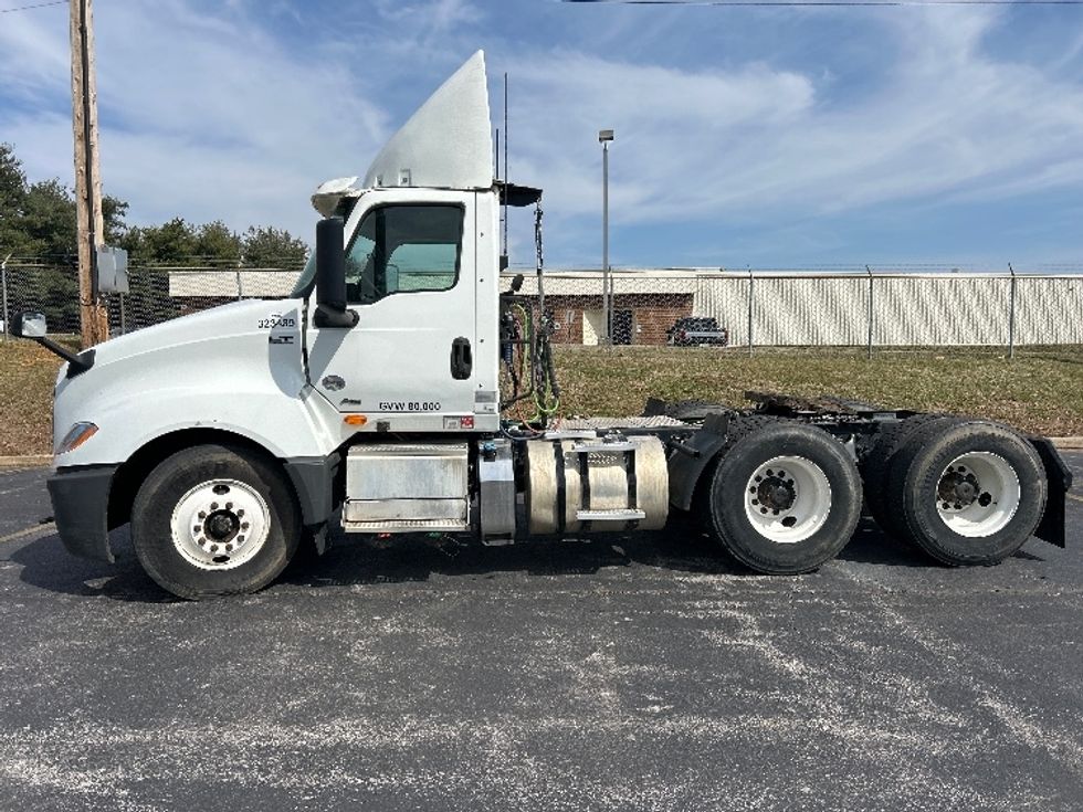 Day Cab Tractor-Heavy Duty Tractors-International-2019-LT625-Salem-VA-414,003\n\t\tmiles-$ 23,750 - Image 3