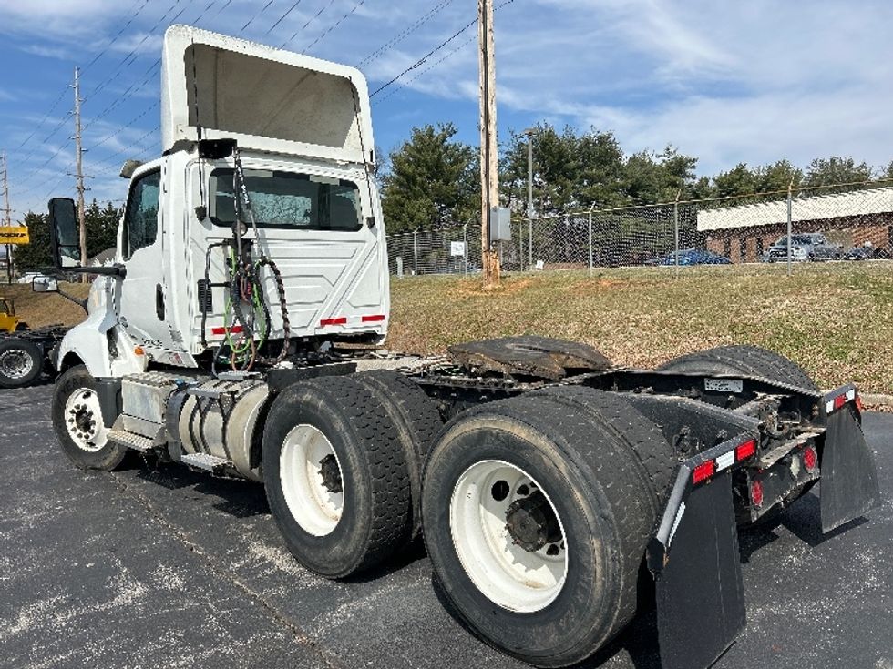 Day Cab Tractor-Heavy Duty Tractors-International-2019-LT625-Salem-VA-414,003\n\t\tmiles-$ 23,750 - Image 4