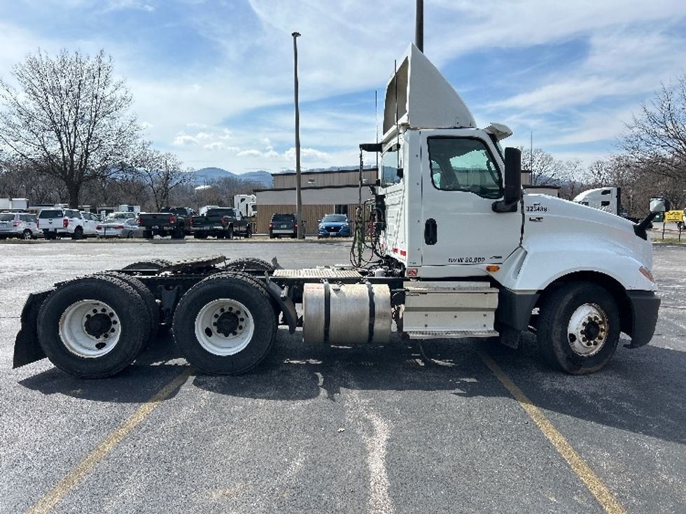 Day Cab Tractor-Heavy Duty Tractors-International-2019-LT625-Salem-VA-414,003\n\t\tmiles-$ 23,750 - Image 7