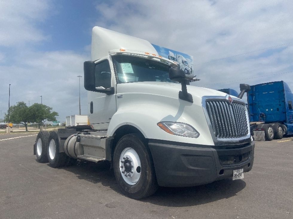 Day Cab Tractor-Heavy Duty Tractors-International-2019-LT625-San Antonio-TX-436,852\n\t\tmiles-$ 23,500 - Image 1